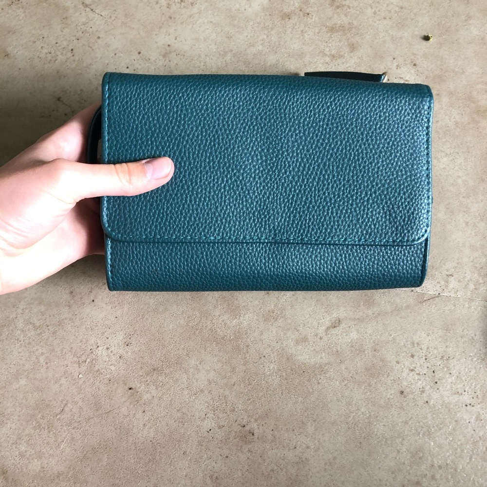 2 wallets - Picture 5 of 8